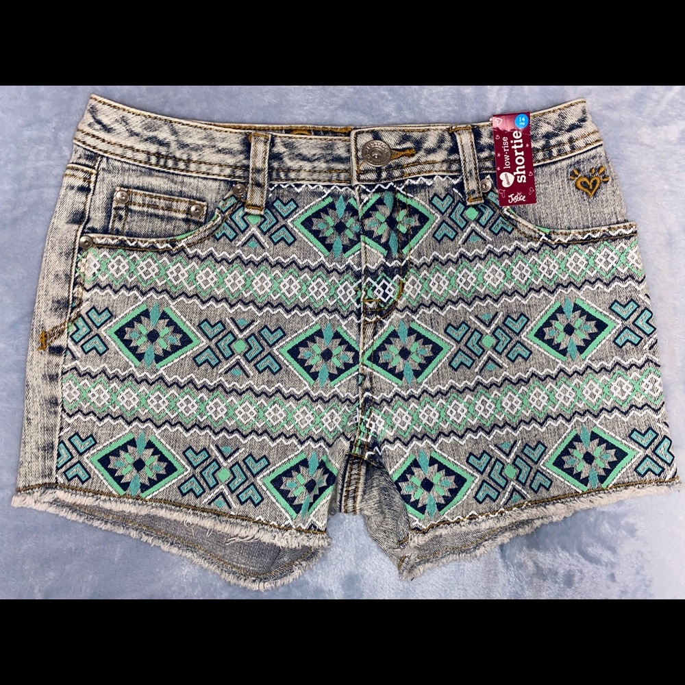 Patterned shorts
